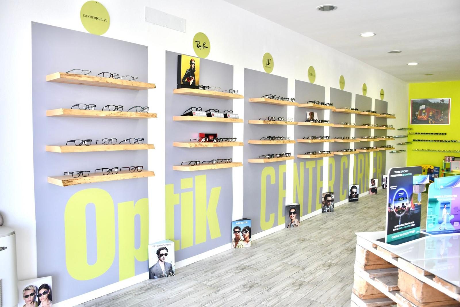 Interno del negozio Optik Center